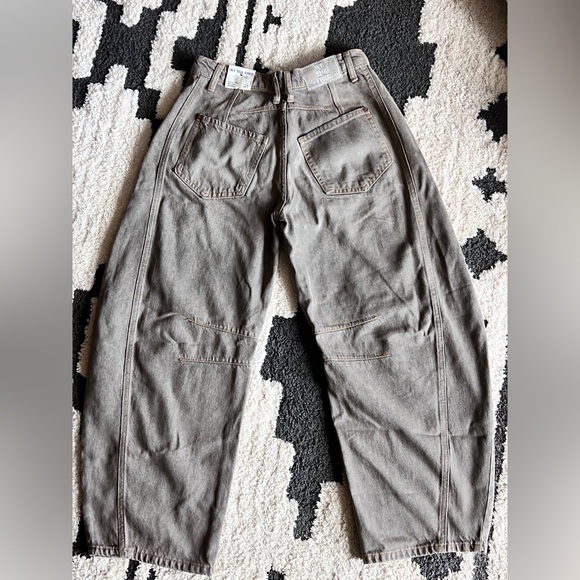NWOT- We The Free Good Luck Mid-Rise Barrel Jeans Size 29 But Run VERY Small - Picture 3 of 6
